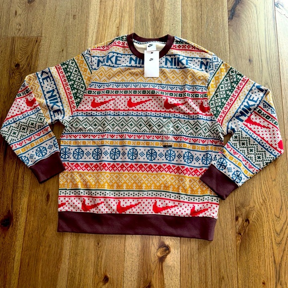 NEW NWT Nike Mens Large Holiday Crew Sweatshirt Pullover Christmas FZ2723-110 - Picture 1 of 10